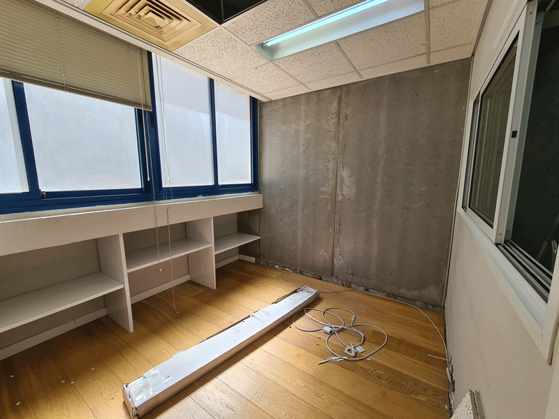 עיצוב משרדים - חדר העבודה לפני השיפוץ